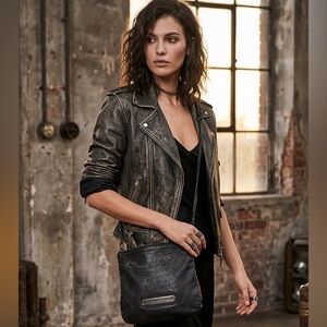 Vintage THOMAS WYLDE Motor Chain SCORPION Black Leather Shoulder Bag Purse